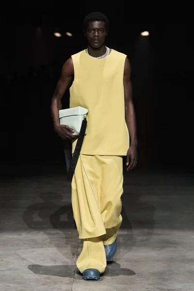 Look 9